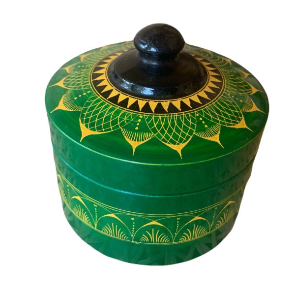 veronsky_laksha box carved